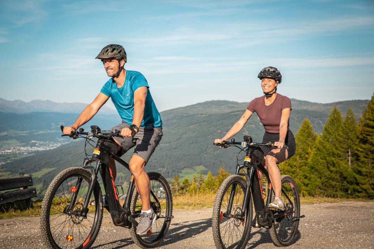 Grizzly Sport & Motorrad Resort Sankt Margarethen im Lungau Buitenkant foto
