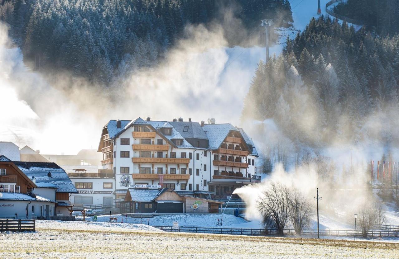 Grizzly Sport & Motorrad Resort Sankt Margarethen im Lungau Buitenkant foto
